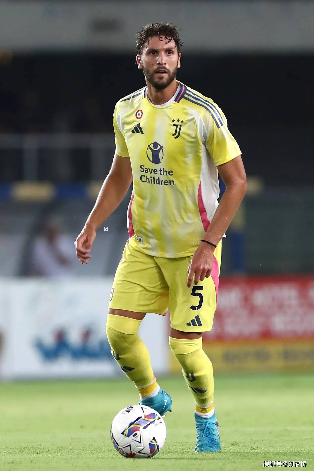 尤文主场大捷，球员赛后激动庆祝胜利，问题成为发表深圳.